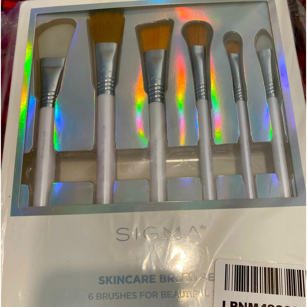 SIGMA brand new make up brushes sealed never opened!! 6 hot brushes!